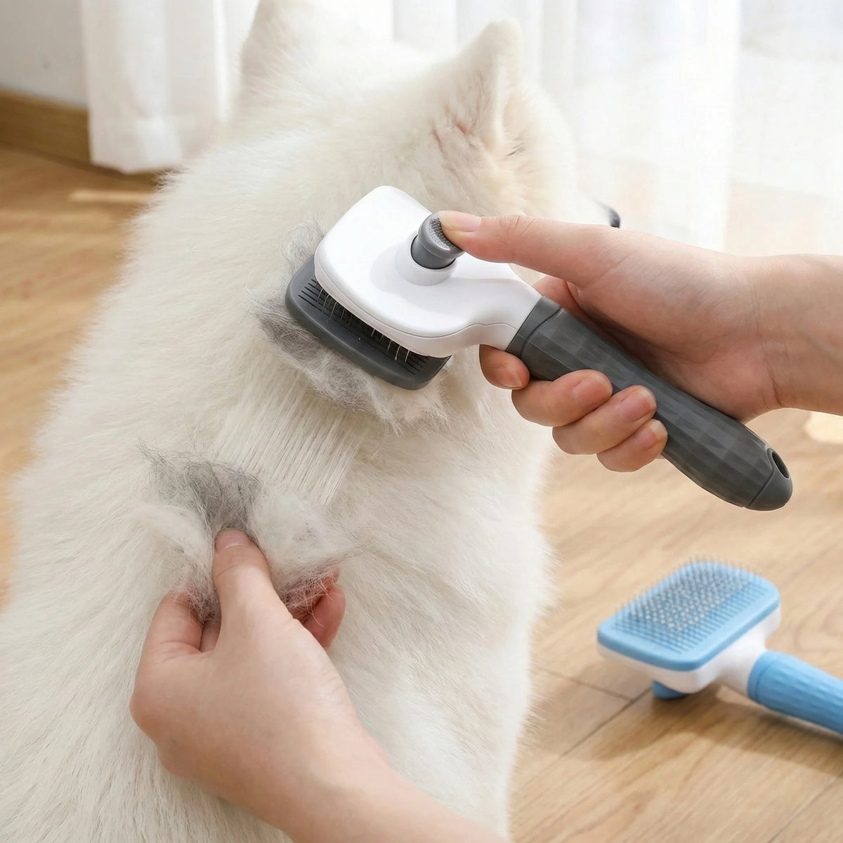 Self Cleaning Dog And Cat Grooming Brush With Ergonomic Handle